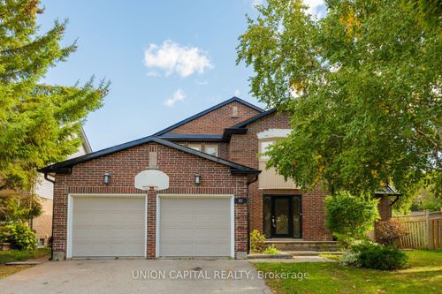 82 Old Yonge St, Aurora, ON, L4G6C7 | Card Image