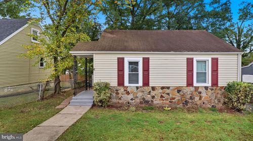 8 Vale Pl, CAPITOL HEIGHTS, MD, 20743-6121 | Card Image