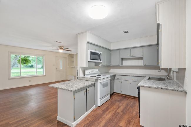 417 Polly St, House other with 3 bedrooms, 2 bathrooms and null parking in Bullard TX | Image 8