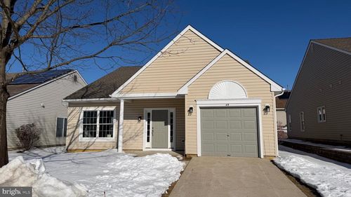 49 Wagon Wheel Ln, Columbus, NJ, 08022-1100 | Card Image