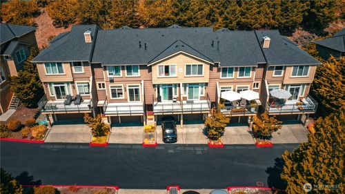 h2-23300 Se Black Nugget Rd, Issaquah, WA, 98029-6927 | Card Image