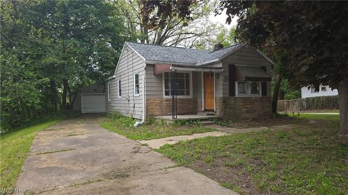 146 Hermann St, Barberton, OH, 44203-1454 | Card Image