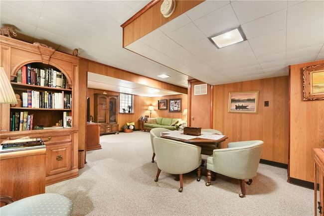 1609 Zeuger St, House other with 3 bedrooms, 3 bathrooms and 2 parking in Glenshaw PA | Image 25