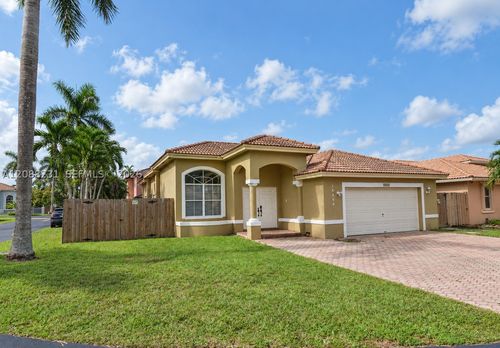 16362 Sw 94th St, Miami, FL, 33196-5865 | Card Image