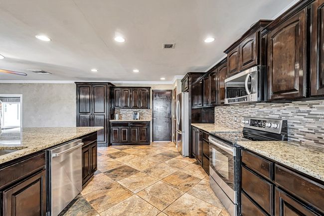 1510 W School, House other with 4 bedrooms, 3 bathrooms and 4 parking in Stanton TX | Image 10