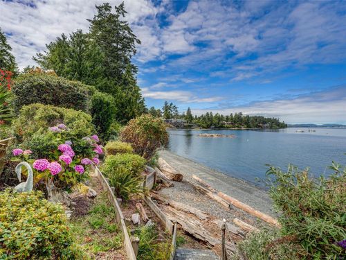 2606 James Island Rd, Saanichton, BC, V8M1V4 | Card Image