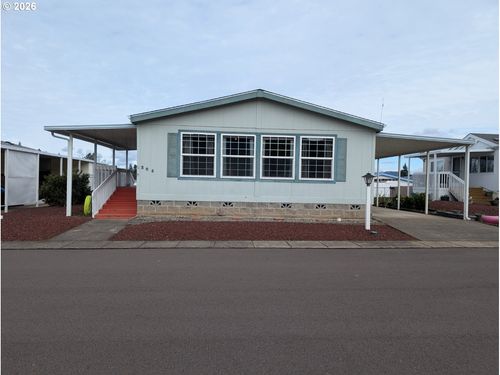 205 River Ridge Ave, Roseburg, OR, 97471-2304 | Card Image