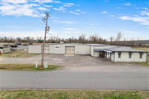 11 N College St, Vilonia, AR, 72173-9307 | Card Image