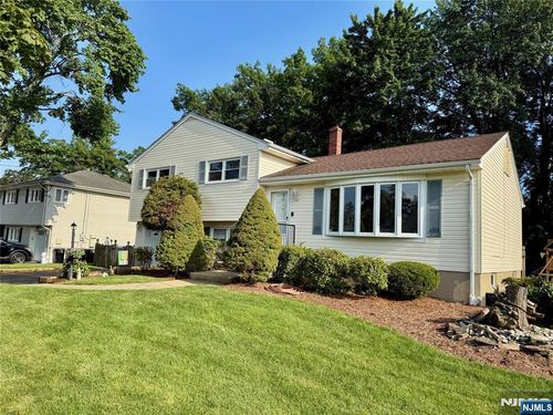 344 Morris Ln, New Milford, NJ, 07646-1221 | Card Image