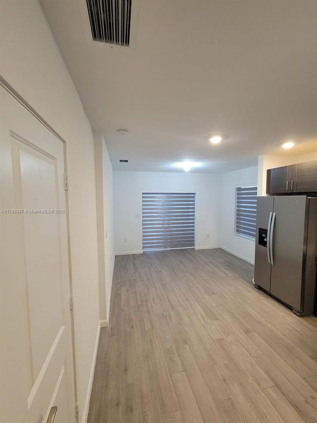 607 Ne 4 Th St, House other with 5 bedrooms, 3 bathrooms and null parking in Florida City FL | Image 12