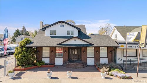 590 Sunrise Hwy, Baldwin, NY, 11510-3039 | Card Image