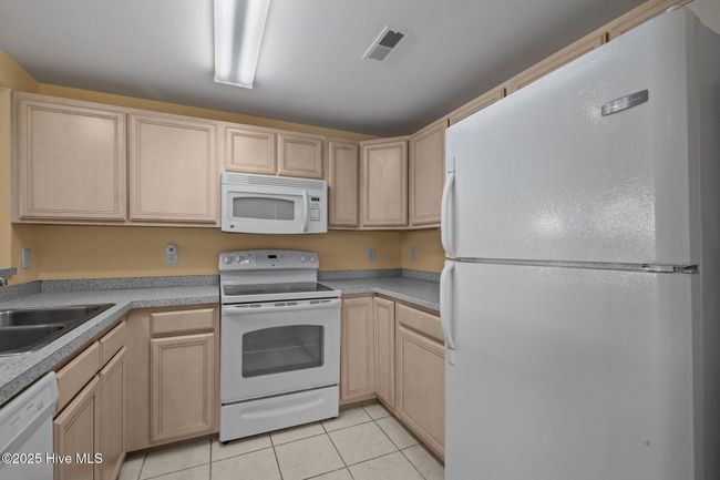 A - 404 Penny Ln, Condo with 2 bedrooms, 2 bathrooms and 2 parking in Morehead City NC | Image 24