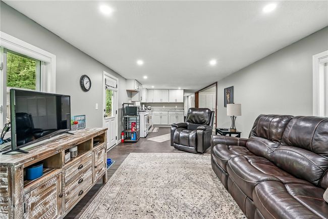 Cozy morning coffee, or evening cocktails. This is an enjoyable retreat! | Image 21