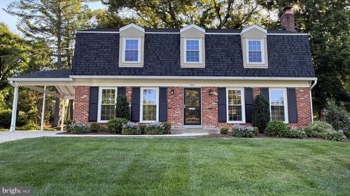 8104 Briar Creek Dr, ANNANDALE, VA, 22003-4635 | Card Image