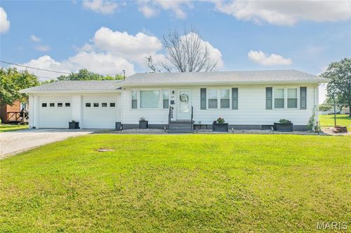 917 Sumner St, Jerseyville, IL, 62052-2635 | Card Image