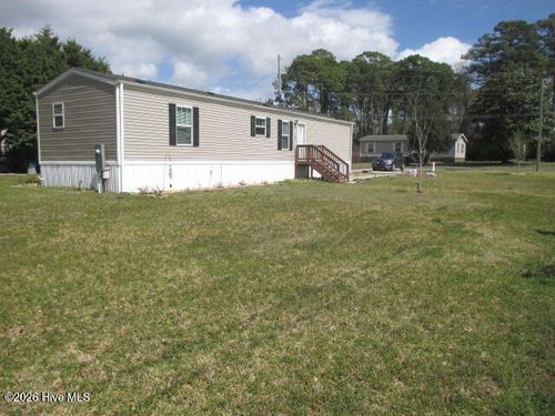 107 Paradise Ln, Newport, NC, 28570-9454 | Card Image