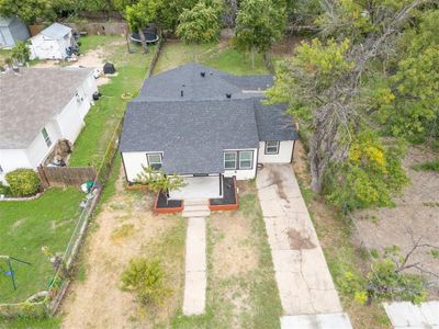 2205 Lee Avenue, House other with 5 bedrooms, 2 bathrooms and null parking in Fort Worth TX | Image 3