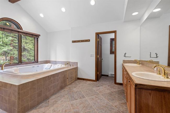 Master Bathroom | Image 20