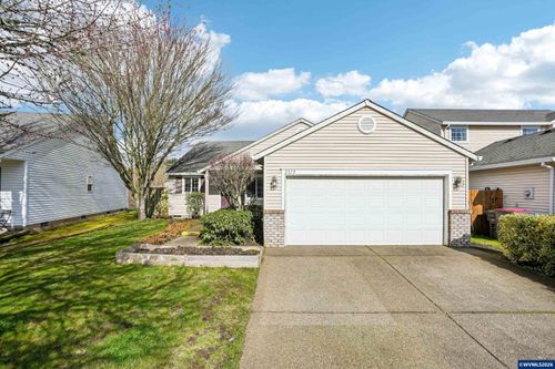 2315 Sw Hannah Cir, McMinnville, OR, 97128 | Card Image