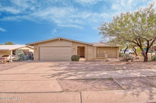 2720 W San Juan Ter, Tucson, AZ, 85713-1038 | Card Image