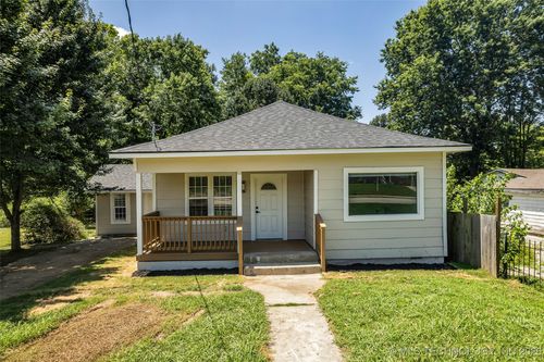 514 S Broadway, Coweta, OK, 74429-4012 | Card Image