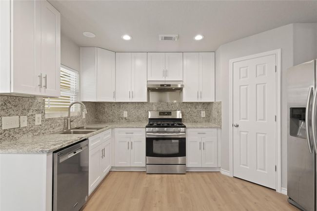 28963 Birch Green Way, House other with 3 bedrooms, 2 bathrooms and 2 parking in Spring TX | Image 7