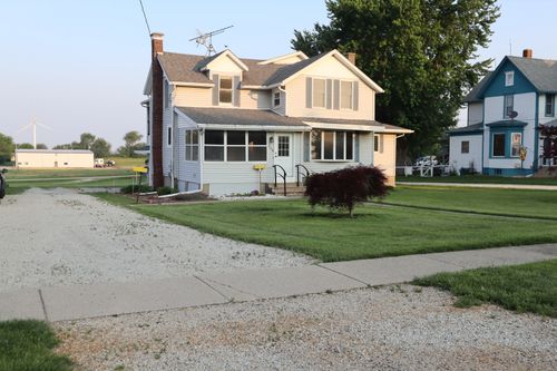 308 S Main St, Ohio, IL, 61349-9789 | Card Image