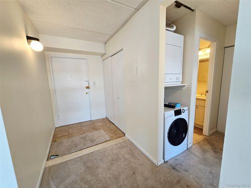 apt-3d-142 Main St, Mineola, NY, 11501-3948 | Card Image