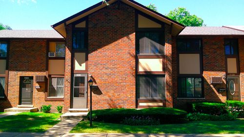 1S122 Stratford Ln, Villa Park, IL, 60181-3658 | Card Image