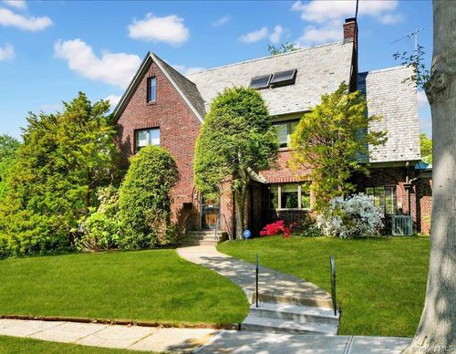 184 Commonwealth Ave, Mount Vernon, NY, 10552-2017 | Card Image