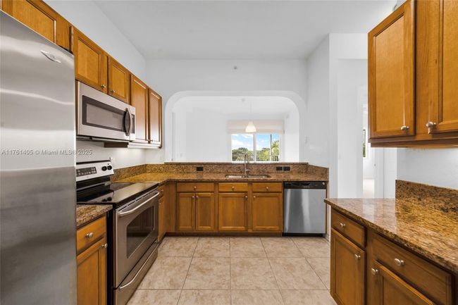 APT-501 - 3600 Oaks Clubhouse Dr, Condo with 3 bedrooms, 2 bathrooms and null parking in Pompano Beach FL | Image 16