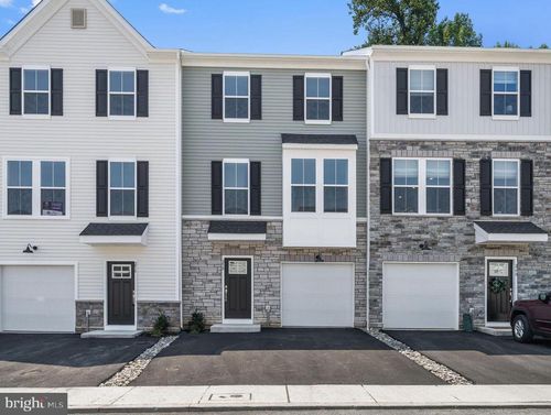 258 Talucci Dr, DOWNINGTOWN, PA, 19335-2871 | Card Image