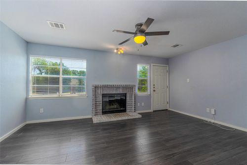 apt-c-1845 River Crossing Cir, Austin, TX, 78741-3292 | Card Image