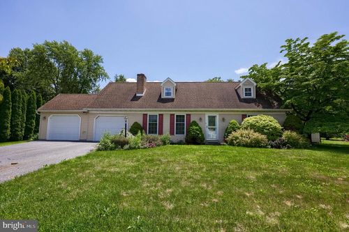 1549 Willoughby Cir, Manheim, PA, 17545-9342 | Card Image