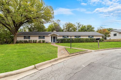 7416 Brentwood Cir, Woodway, TX, 76712-3736 | Card Image