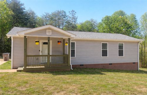 142 Burns Hill Rd, Liberty, SC, 29657-9704 | Card Image