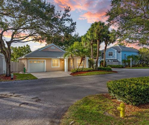 28 Governors Ct, Palm Beach Gardens, FL, 33418-7161 | Card Image