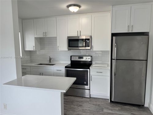 1-495 Nw 43rd Ct, Oakland Park, FL, 33309-4796 | Card Image