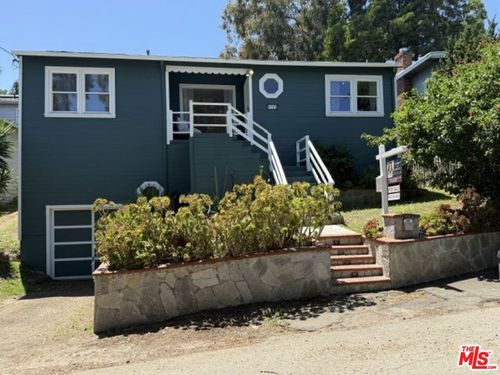 8041 Greenly Dr, Oakland, CA, 94605-3640 | Card Image