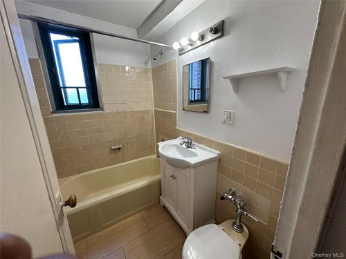 6h-1579 Metropolitan Avenue, New York, NY, 10462 | Card Image