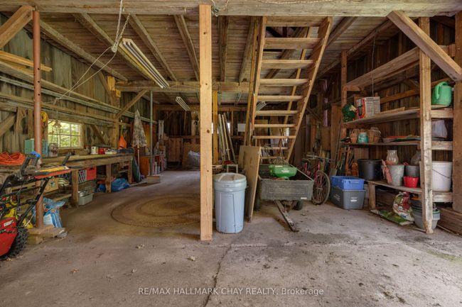 4950 Penetanguishene Rd, House other with 4 bedrooms, 3 bathrooms and 10 parking in Hillsdale ON | Image 50