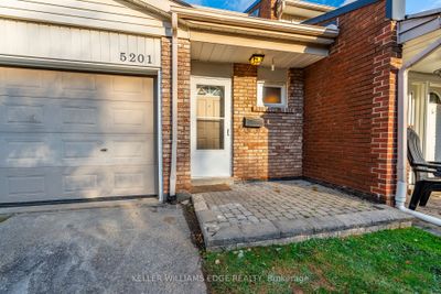 5201 Banting Crt, Condo with 3 bedrooms, 3 bathrooms and 2 parking in Burlington ON | Image 3