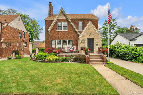 648 S Highland St, Dearborn, MI, 48124-1641 | Card Image