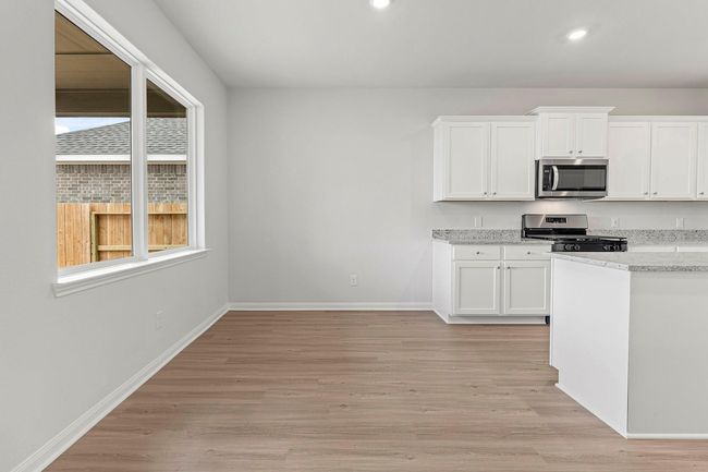 8934 Ice Quartz Dr, House other with 4 bedrooms, 3 bathrooms and 2 parking in Iowa Colony TX | Image 6