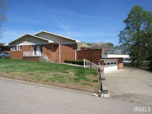635 E 10th St, Mount Vernon, IN, 47620-1516 | Card Image