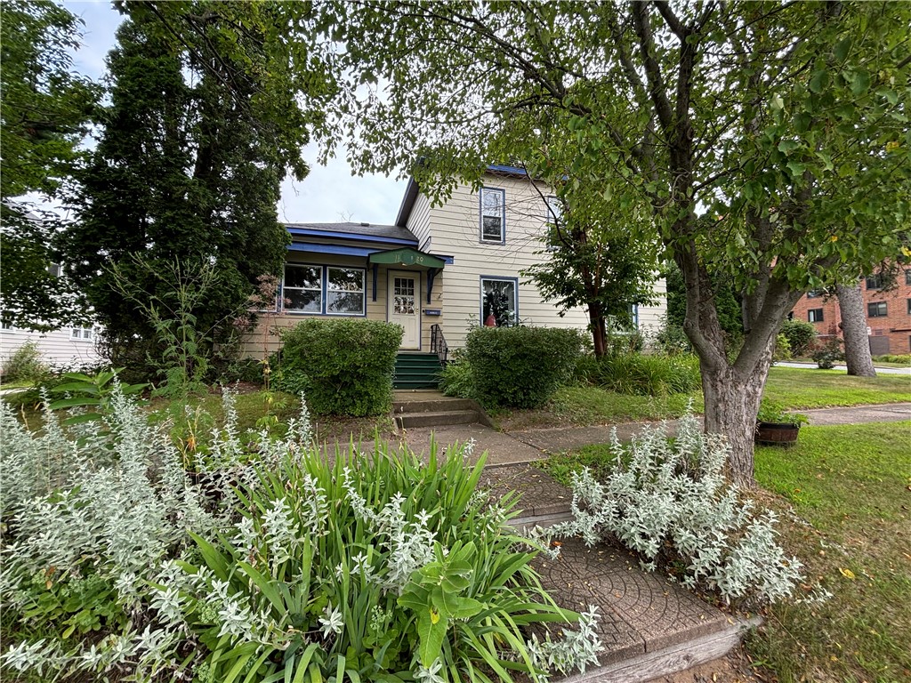 10th St, Menomonie, WI 54751 #1