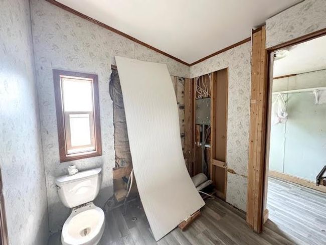 Main Bathroom | Image 17