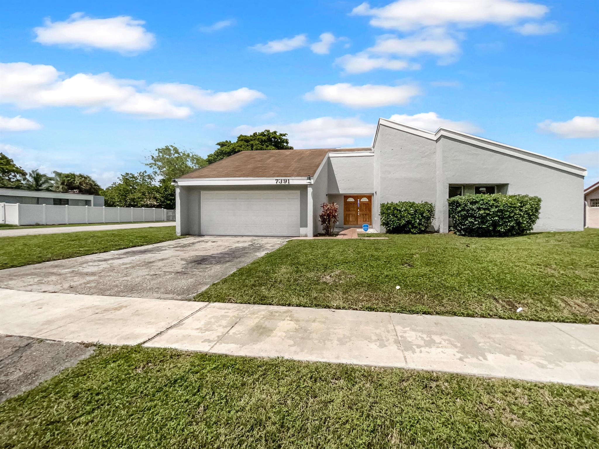 35th Ct, Lauderhill, FL 33319