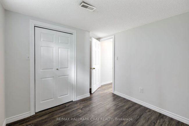 39 Eugenia St, House other with 5 bedrooms, 2 bathrooms and 4 parking in Barrie ON | Image 42