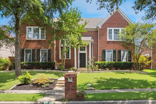 2209 Yaupon Dr, Irving, TX, 75063-3484 | Card Image